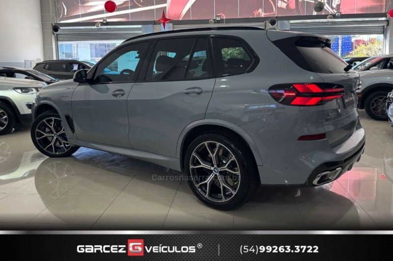 BMW X5 3.0 4X4 50E M SPORT HÍBRIDO 2025/2025 GARCEZ VEÍCULOS BENTO GONÇALVES / Carros no Vale