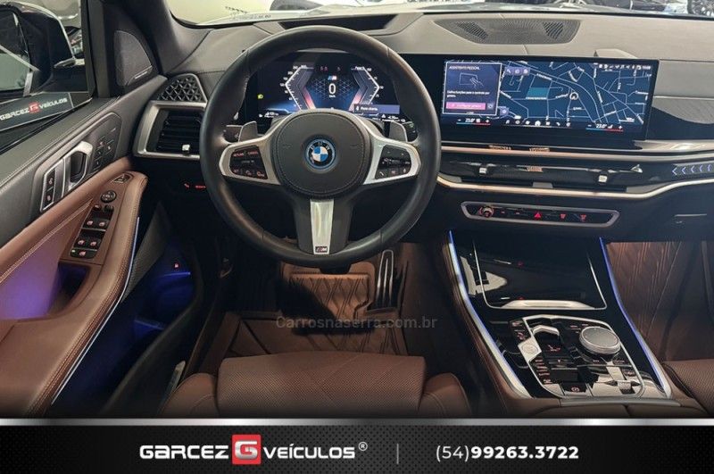 BMW X5 3.0 4X4 50E M SPORT HÍBRIDO 2025/2025 GARCEZ VEÍCULOS BENTO GONÇALVES / Carros no Vale