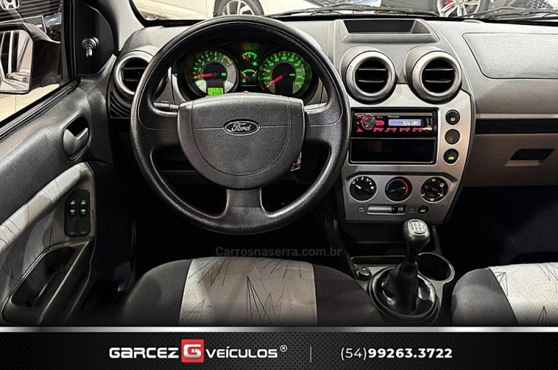 FORD FIESTA 1.6 MPI CLASS HATCH 8V 2007/2008 GARCEZ VEÍCULOS BENTO GONÇALVES / Carros no Vale