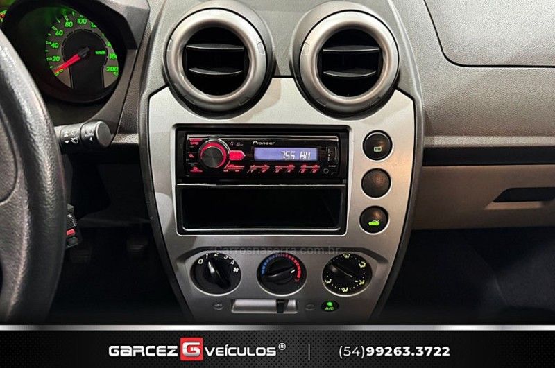 FORD FIESTA 1.6 MPI CLASS HATCH 8V 2007/2008 GARCEZ VEÍCULOS BENTO GONÇALVES / Carros no Vale