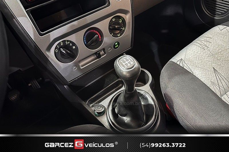 FORD FIESTA 1.6 MPI CLASS HATCH 8V 2007/2008 GARCEZ VEÍCULOS BENTO GONÇALVES / Carros no Vale