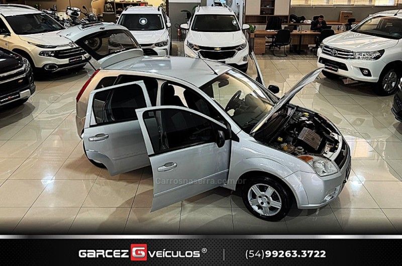 FORD FIESTA 1.6 MPI CLASS HATCH 8V 2007/2008 GARCEZ VEÍCULOS BENTO GONÇALVES / Carros no Vale