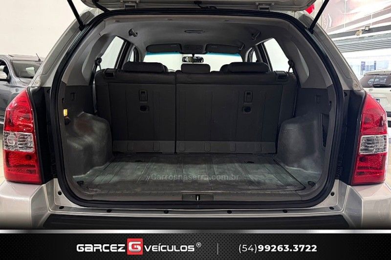HYUNDAI TUCSON 2.0 GL 2WD 16V 2011/2012 GARCEZ VEÍCULOS BENTO GONÇALVES / Carros no Vale