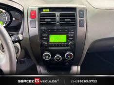 HYUNDAI TUCSON 2.0 GL 2WD 16V 2011/2012 GARCEZ VEÍCULOS BENTO GONÇALVES / Carros no Vale