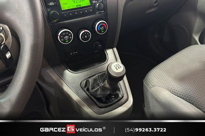 HYUNDAI TUCSON 2.0 GL 2WD 16V 2011/2012 GARCEZ VEÍCULOS BENTO GONÇALVES / Carros no Vale