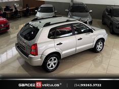 HYUNDAI TUCSON 2.0 GL 2WD 16V 2011/2012 GARCEZ VEÍCULOS BENTO GONÇALVES / Carros no Vale