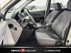 HYUNDAI TUCSON 2.0 GL 2WD 16V 2011/2012 GARCEZ VEÍCULOS BENTO GONÇALVES / Carros no Vale