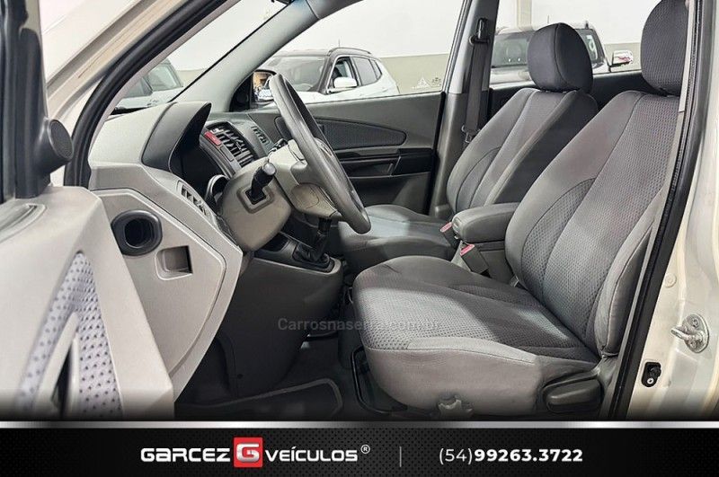 HYUNDAI TUCSON 2.0 GL 2WD 16V 2011/2012 GARCEZ VEÍCULOS BENTO GONÇALVES / Carros no Vale