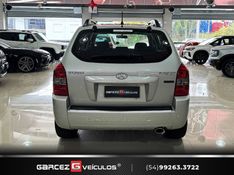 HYUNDAI TUCSON 2.0 GL 2WD 16V 2011/2012 GARCEZ VEÍCULOS BENTO GONÇALVES / Carros no Vale