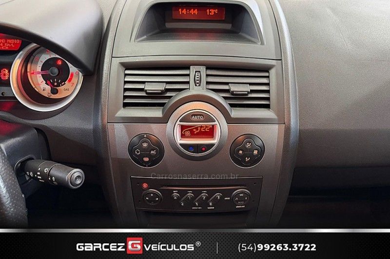 RENAULT MÉGANE 1.6 DYNAMIQUE GRAND TOUR 16V 2012/2013 GARCEZ VEÍCULOS BENTO GONÇALVES / Carros no Vale