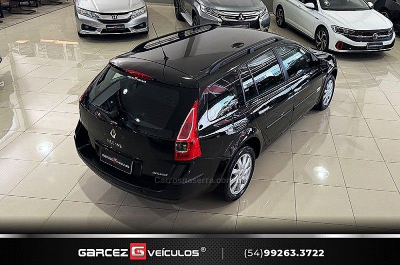 RENAULT MÉGANE 1.6 DYNAMIQUE GRAND TOUR 16V 2012/2013 GARCEZ VEÍCULOS BENTO GONÇALVES / Carros no Vale