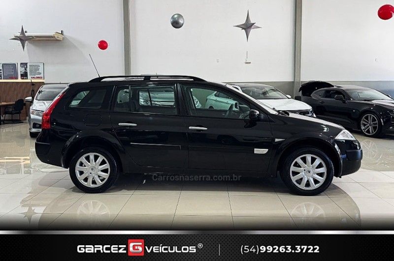 RENAULT MÉGANE 1.6 DYNAMIQUE GRAND TOUR 16V 2012/2013 GARCEZ VEÍCULOS BENTO GONÇALVES / Carros no Vale