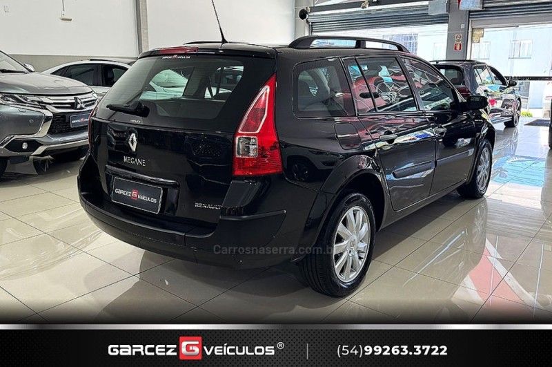 RENAULT MÉGANE 1.6 DYNAMIQUE GRAND TOUR 16V 2012/2013 GARCEZ VEÍCULOS BENTO GONÇALVES / Carros no Vale