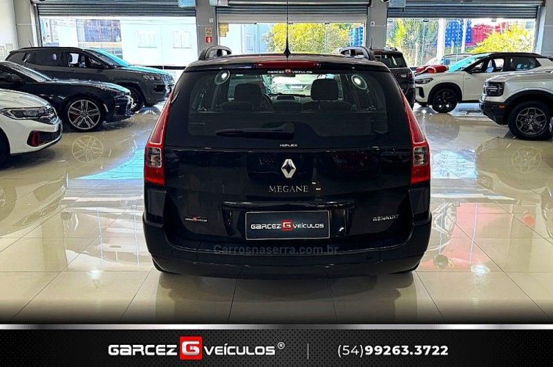 RENAULT MÉGANE 1.6 DYNAMIQUE GRAND TOUR 16V 2012/2013 GARCEZ VEÍCULOS BENTO GONÇALVES / Carros no Vale
