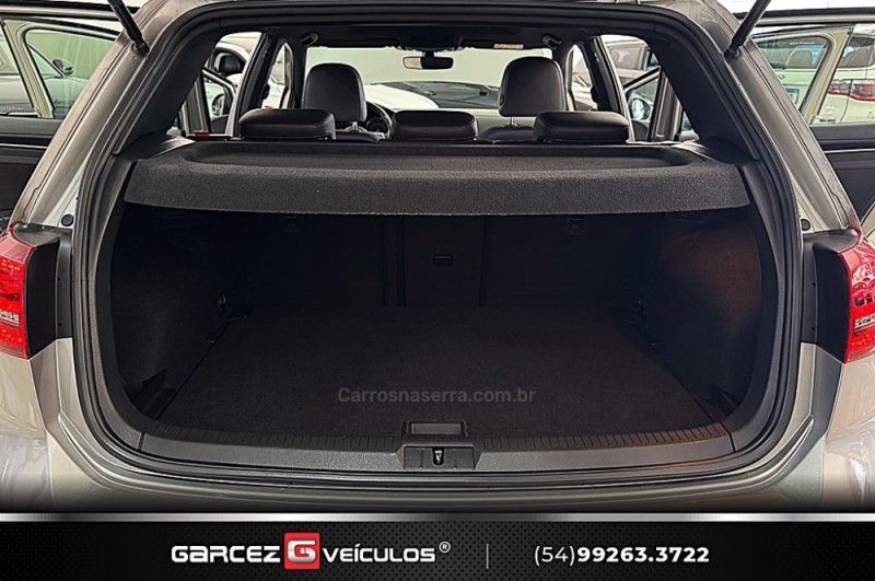 VOLKSWAGEN GOLF 2.0 TSI GTI 16V TURBO 2017/2017 GARCEZ VEÍCULOS BENTO GONÇALVES / Carros no Vale