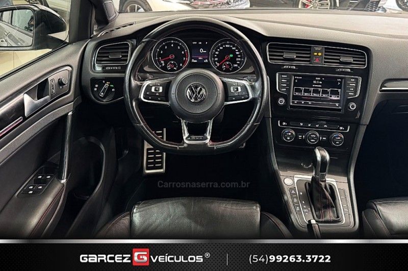 VOLKSWAGEN GOLF 2.0 TSI GTI 16V TURBO 2017/2017 GARCEZ VEÍCULOS BENTO GONÇALVES / Carros no Vale