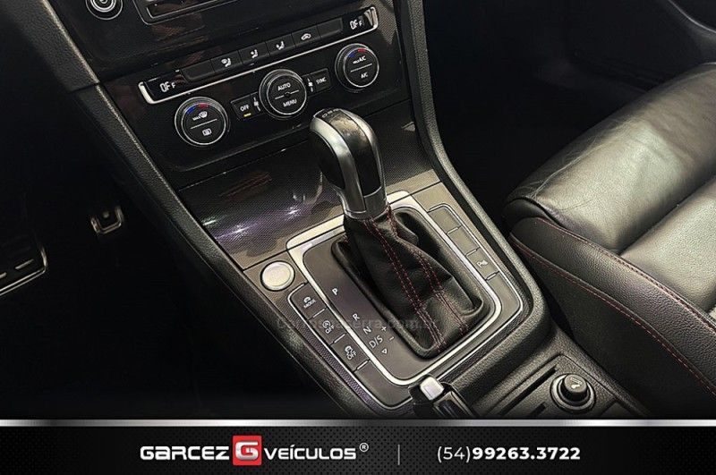 VOLKSWAGEN GOLF 2.0 TSI GTI 16V TURBO 2017/2017 GARCEZ VEÍCULOS BENTO GONÇALVES / Carros no Vale