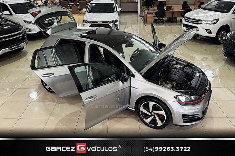 VOLKSWAGEN GOLF 2.0 TSI GTI 16V TURBO 2017/2017 GARCEZ VEÍCULOS BENTO GONÇALVES / Carros no Vale