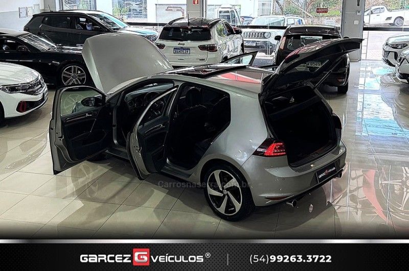 VOLKSWAGEN GOLF 2.0 TSI GTI 16V TURBO 2017/2017 GARCEZ VEÍCULOS BENTO GONÇALVES / Carros no Vale