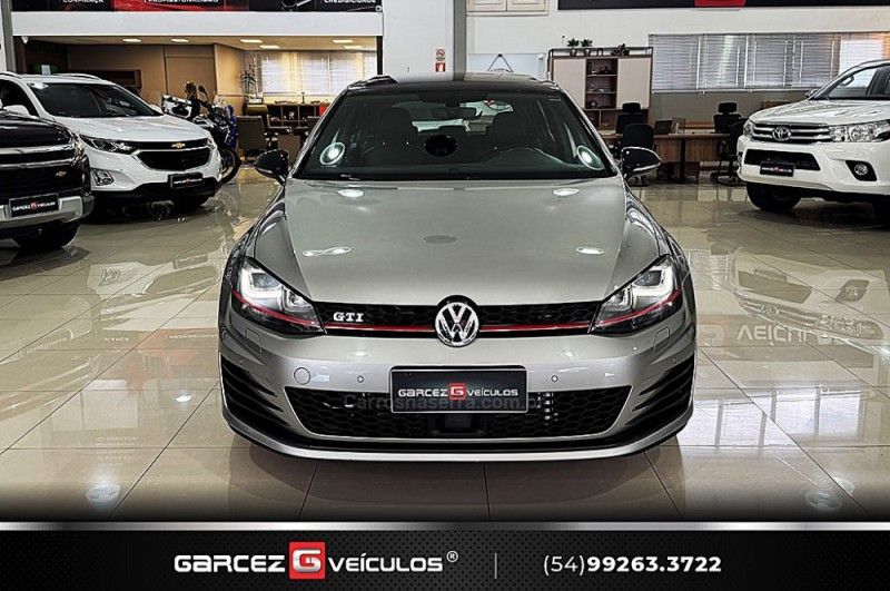 VOLKSWAGEN GOLF 2.0 TSI GTI 16V TURBO 2017/2017 GARCEZ VEÍCULOS BENTO GONÇALVES / Carros no Vale