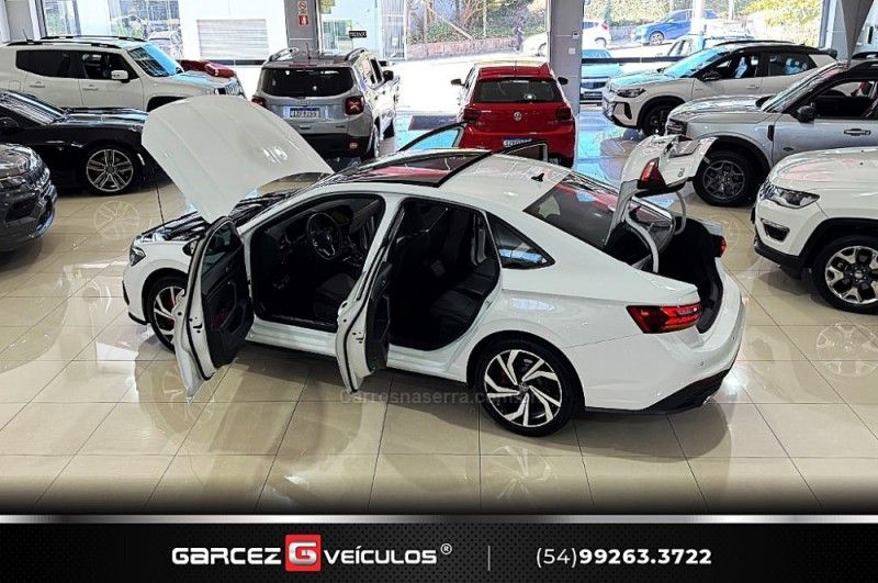 VOLKSWAGEN JETTA 2.0 16V TSI GLI 350 2024/2024 GARCEZ VEÍCULOS BENTO GONÇALVES / Carros no Vale VOLKSWAGEN JETTA 2.0 16V TSI GLI 350 2024/2024 GARCEZ VEÍCULOS BENTO GONÇALVES / Carros no Vale
