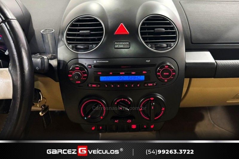 VOLKSWAGEN NEW BEETLE 2.0 MI 8V TIPTRONIC 2009/2010 GARCEZ VEÍCULOS BENTO GONÇALVES / Carros no Vale VOLKSWAGEN NEW BEETLE 2.0 MI 8V TIPTRONIC 2009/2010 GARCEZ VEÍCULOS BENTO GONÇALVES / Carros no Vale
