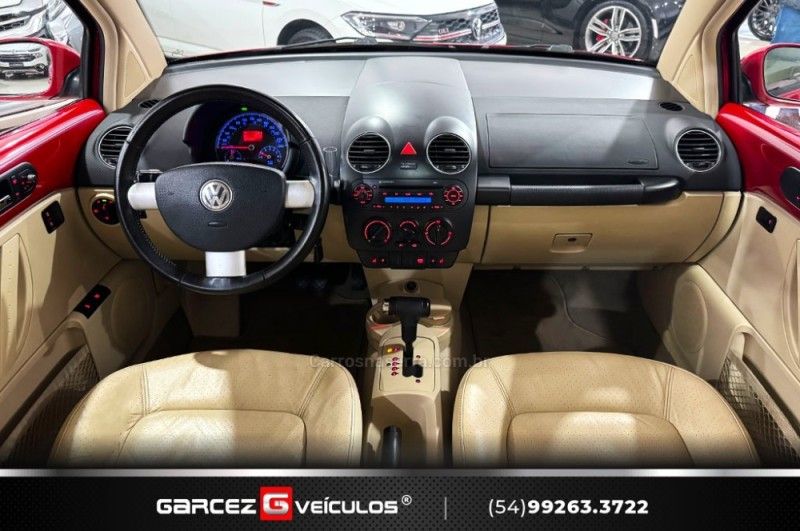 VOLKSWAGEN NEW BEETLE 2.0 MI 8V TIPTRONIC 2009/2010 GARCEZ VEÍCULOS BENTO GONÇALVES / Carros no Vale VOLKSWAGEN NEW BEETLE 2.0 MI 8V TIPTRONIC 2009/2010 GARCEZ VEÍCULOS BENTO GONÇALVES / Carros no Vale