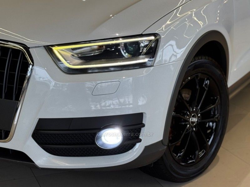 AUDI Q3 2.0 TFSI QUATTRO S TRONIC 2015/2015 GRIFFCAR MULTIMARCAS DOIS IRMÃOS / Carros no Vale