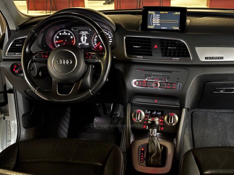 AUDI Q3 2.0 TFSI QUATTRO S TRONIC 2015/2015 GRIFFCAR MULTIMARCAS DOIS IRMÃOS / Carros no Vale