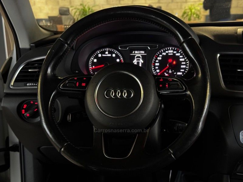 AUDI Q3 2.0 TFSI QUATTRO S TRONIC 2015/2015 GRIFFCAR MULTIMARCAS DOIS IRMÃOS / Carros no Vale