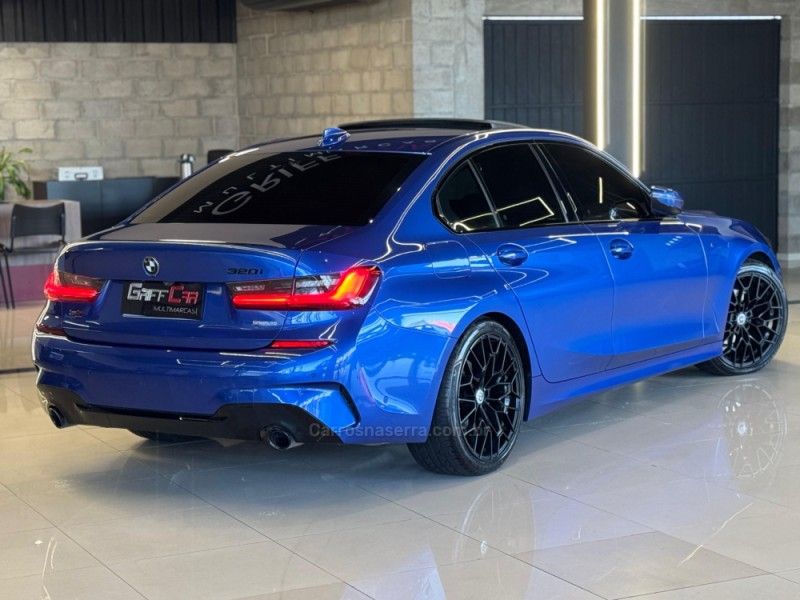 BMW 320I 2.0 M SPORT 16V TURBO 2021/2021 GRIFFCAR MULTIMARCAS DOIS IRMÃOS / Carros no Vale