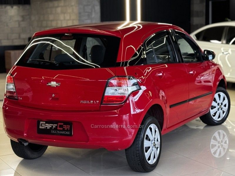 CHEVROLET AGILE 1.4 MPFI LT 8V 2012/2013 GRIFFCAR MULTIMARCAS DOIS IRMÃOS / Carros no Vale CHEVROLET AGILE 1.4 MPFI LT 8V 2012/2013 GRIFFCAR MULTIMARCAS DOIS IRMÃOS / Carros no Vale