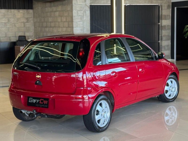 CHEVROLET CORSA 1.4 MPFI PREMIUM 8V 2008/2009 GRIFFCAR MULTIMARCAS DOIS IRMÃOS / Carros no Vale