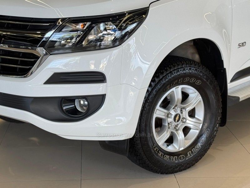 CHEVROLET S10 2.5 LT 4X2 CD 16V 2018/2018 GRIFFCAR MULTIMARCAS DOIS IRMÃOS / Carros no Vale
