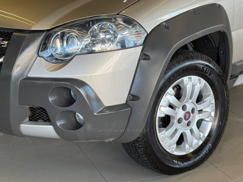 FIAT PALIO 1.8 MPI ADVENTURE LOCKER WEEKEND 16V 2011/2012 GRIFFCAR MULTIMARCAS DOIS IRMÃOS / Carros no Vale