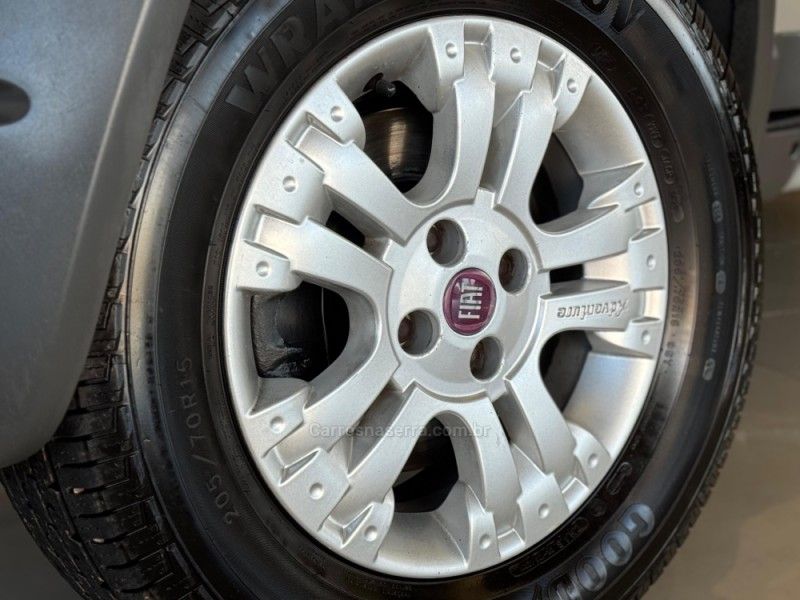 FIAT PALIO 1.8 MPI ADVENTURE LOCKER WEEKEND 16V 2011/2012 GRIFFCAR MULTIMARCAS DOIS IRMÃOS / Carros no Vale