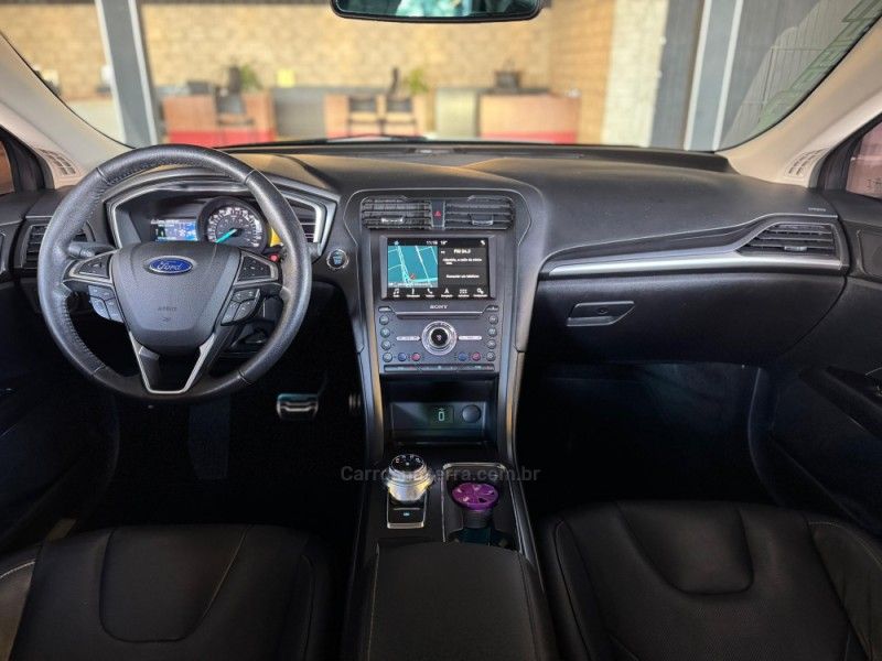 FORD FUSION 2.0 TITANIUM FWD 16V 2017/2018 GRIFFCAR MULTIMARCAS DOIS IRMÃOS / Carros no Vale FORD FUSION 2.0 TITANIUM FWD 16V 2017/2018 GRIFFCAR MULTIMARCAS DOIS IRMÃOS / Carros no Vale