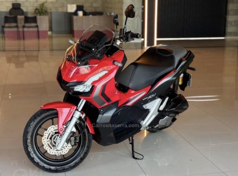 HONDA ADV 150 2023/2024 GRIFFCAR MULTIMARCAS DOIS IRMÃOS / Carros no Vale