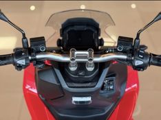 HONDA ADV 150 2023/2024 GRIFFCAR MULTIMARCAS DOIS IRMÃOS / Carros no Vale