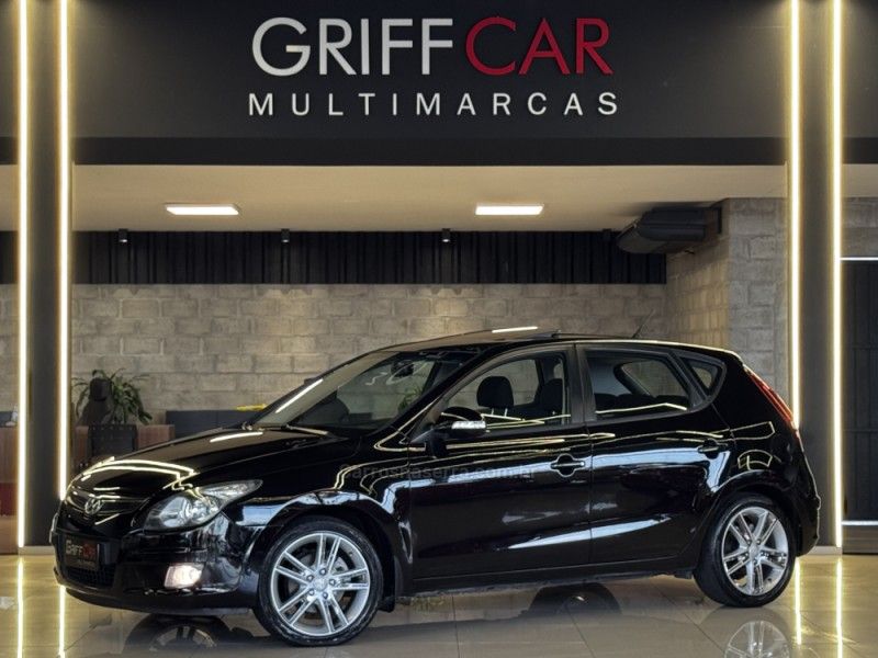 HYUNDAI I30 2.0 MPI 16V 2012/2012 GRIFFCAR MULTIMARCAS DOIS IRMÃOS / Carros no Vale
