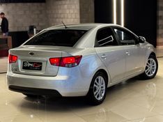KIA CERATO 1.6 E.221 SEDAN 16V 2010/2011 GRIFFCAR MULTIMARCAS DOIS IRMÃOS / Carros no Vale