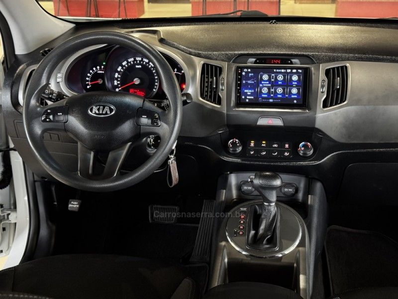 KIA SPORTAGE 2.0 LX 4X2 16V 2014/2014 GRIFFCAR MULTIMARCAS DOIS IRMÃOS / Carros no Vale KIA SPORTAGE 2.0 LX 4X2 16V 2014/2014 GRIFFCAR MULTIMARCAS DOIS IRMÃOS / Carros no Vale