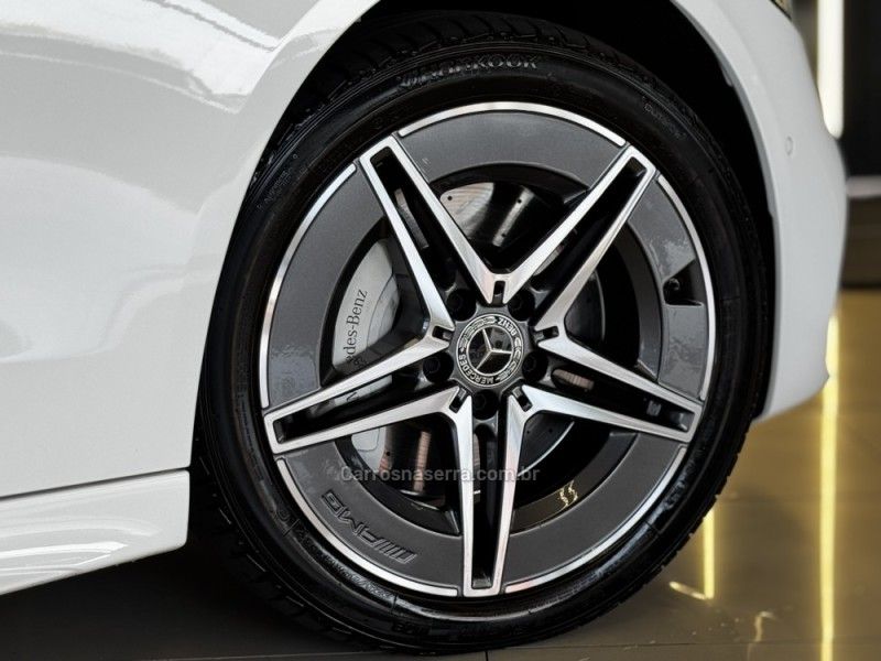MERCEDES-BENZ C 200 1.5 EQ BOOST TURBO AMG LINE HIBRIDO 2023/2023 GRIFFCAR MULTIMARCAS DOIS IRMÃOS / Carros no Vale MERCEDES-BENZ C 200 1.5 EQ BOOST TURBO AMG LINE HIBRIDO 2023/2023 GRIFFCAR MULTIMARCAS DOIS IRMÃOS / Carros no Vale