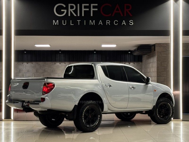 MITSUBISHI L200 TRITON 3.2 HPE 4X4 CD 16V TURBO INTERCOOLER 2012/2012 GRIFFCAR MULTIMARCAS DOIS IRMÃOS / Carros no Vale MITSUBISHI L200 TRITON 3.2 HPE 4X4 CD 16V TURBO INTERCOOLER 2012/2012 GRIFFCAR MULTIMARCAS DOIS IRMÃOS / Carros no Vale