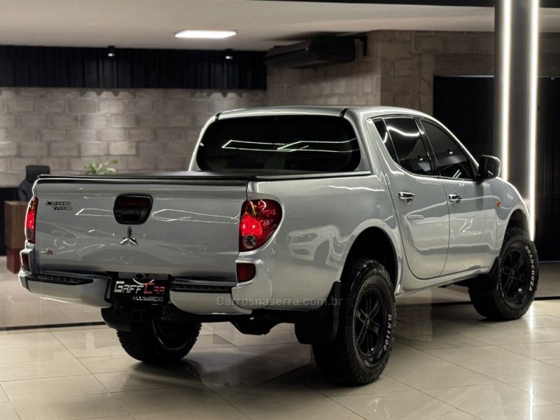 MITSUBISHI L200 TRITON 3.2 HPE 4X4 CD 16V TURBO INTERCOOLER 2012/2012 GRIFFCAR MULTIMARCAS DOIS IRMÃOS / Carros no Vale MITSUBISHI L200 TRITON 3.2 HPE 4X4 CD 16V TURBO INTERCOOLER 2012/2012 GRIFFCAR MULTIMARCAS DOIS IRMÃOS / Carros no Vale