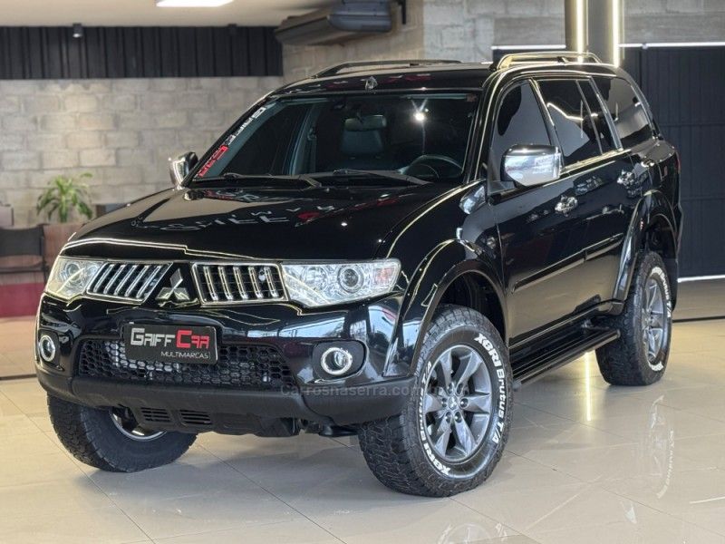 MITSUBISHI PAJERO DAKAR 3.2 4X4 16V TURBO INTERCOOLER 2012/2013 GRIFFCAR MULTIMARCAS DOIS IRMÃOS / Carros no Vale MITSUBISHI PAJERO DAKAR 3.2 4X4 16V TURBO INTERCOOLER 2012/2013 GRIFFCAR MULTIMARCAS DOIS IRMÃOS / Carros no Vale