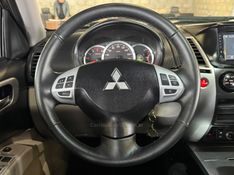 MITSUBISHI PAJERO DAKAR 3.2 4X4 16V TURBO INTERCOOLER 2012/2013 GRIFFCAR MULTIMARCAS DOIS IRMÃOS / Carros no Vale