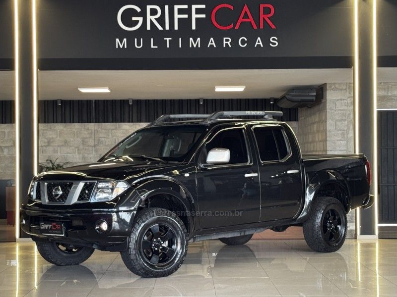 NISSAN FRONTIER 2.5 SE ATTACK 4X4 CD TURBO ELETRONIC 2012/2013 GRIFFCAR MULTIMARCAS DOIS IRMÃOS / Carros no Vale NISSAN FRONTIER 2.5 SE ATTACK 4X4 CD TURBO ELETRONIC 2012/2013 GRIFFCAR MULTIMARCAS DOIS IRMÃOS / Carros no Vale