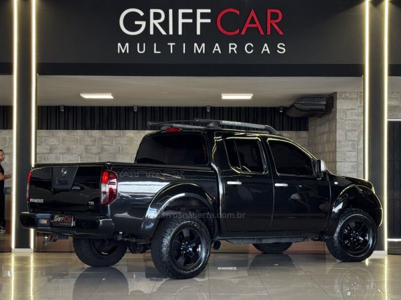 NISSAN FRONTIER 2.5 SE ATTACK 4X4 CD TURBO ELETRONIC 2012/2013 GRIFFCAR MULTIMARCAS DOIS IRMÃOS / Carros no Vale NISSAN FRONTIER 2.5 SE ATTACK 4X4 CD TURBO ELETRONIC 2012/2013 GRIFFCAR MULTIMARCAS DOIS IRMÃOS / Carros no Vale