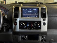 NISSAN FRONTIER 2.5 SE ATTACK 4X4 CD TURBO ELETRONIC 2012/2013 GRIFFCAR MULTIMARCAS DOIS IRMÃOS / Carros no Vale